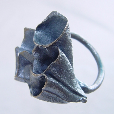 prsteny - P 05 - Prsten: patinované stříbro 